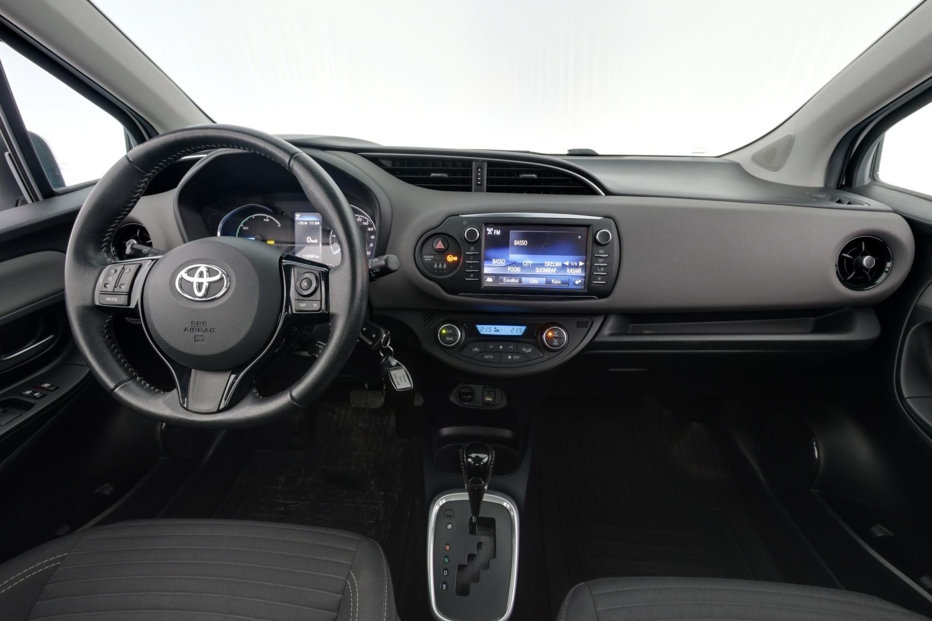 TOYOTA Yaris 2018