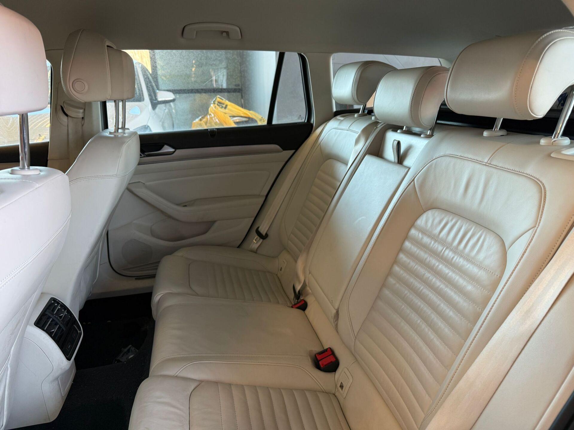 VOLKSWAGEN Passat 2017