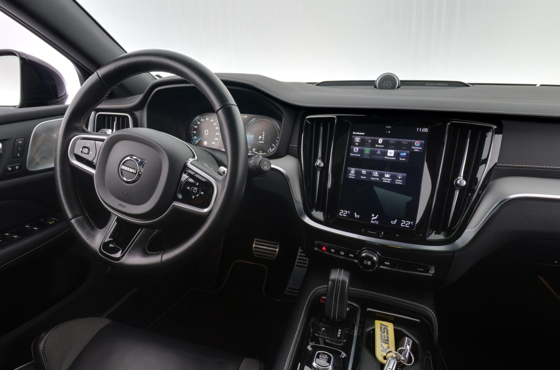 VOLVO V60 2020