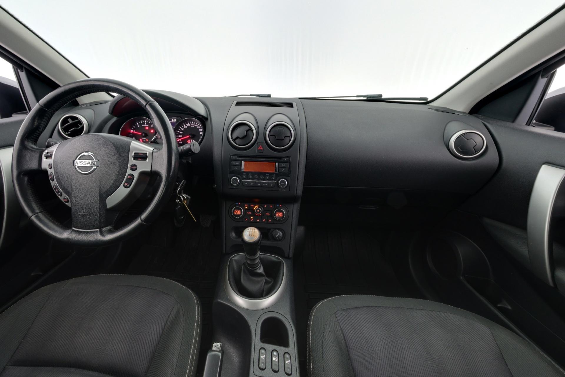 NISSAN Qashqai 2012