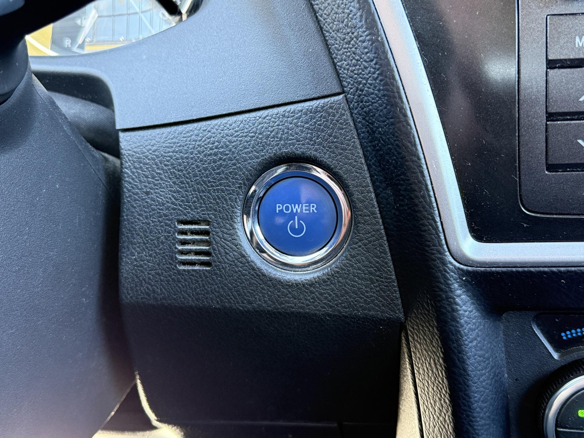 TOYOTA Auris 2013