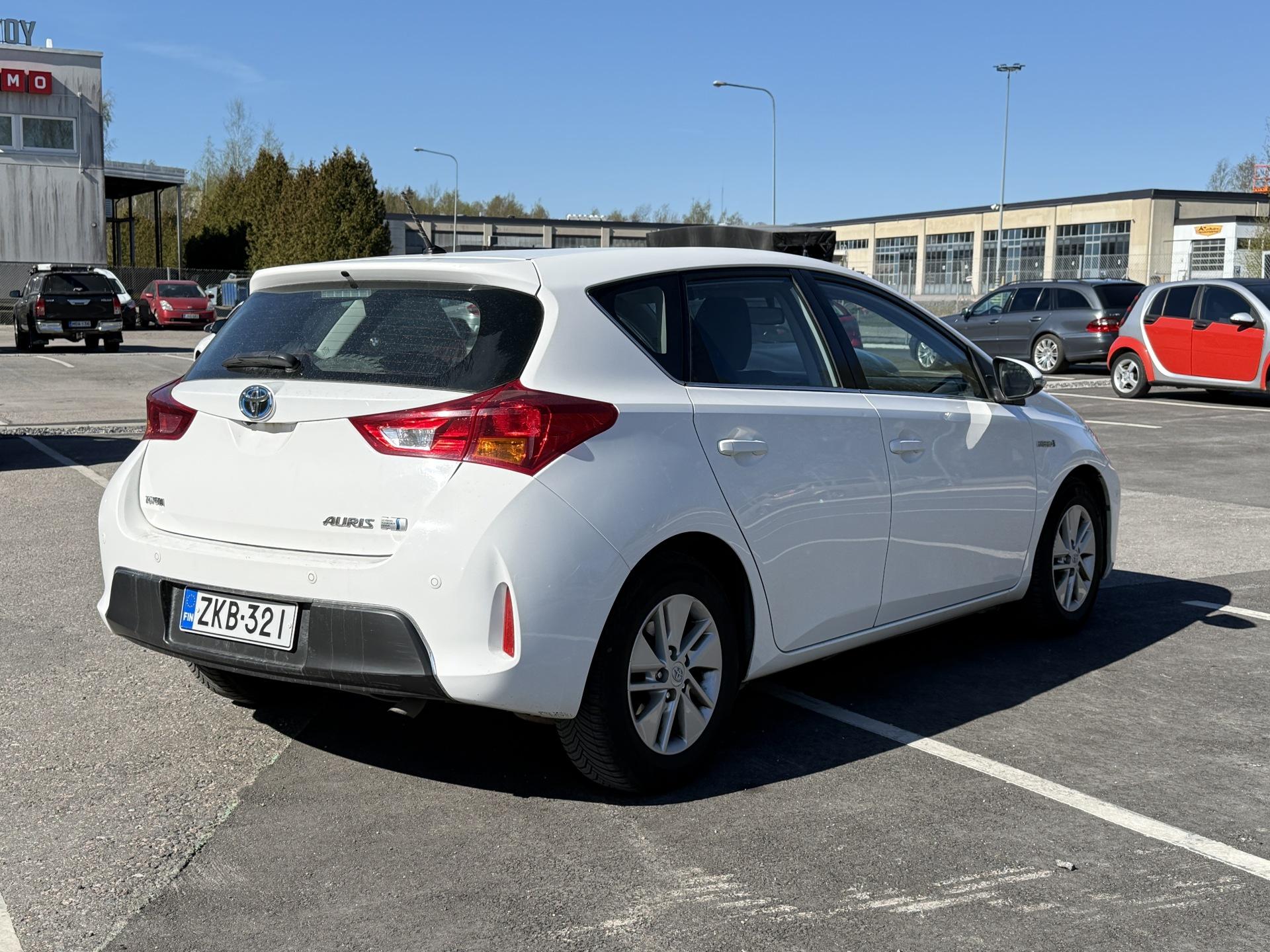 TOYOTA Auris 2013