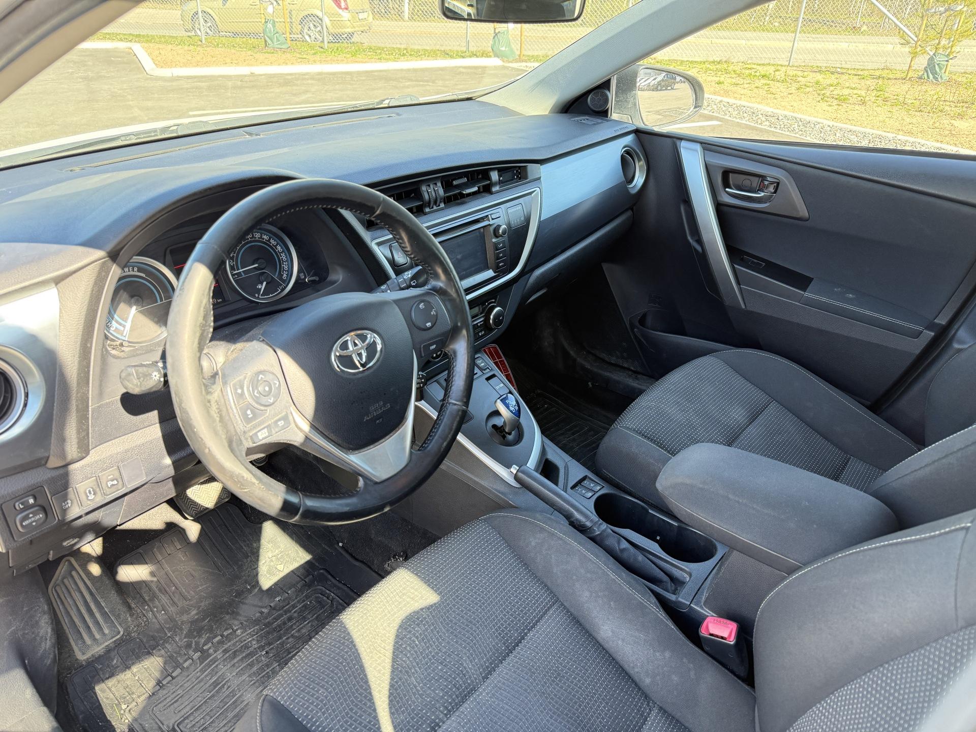 TOYOTA Auris 2013