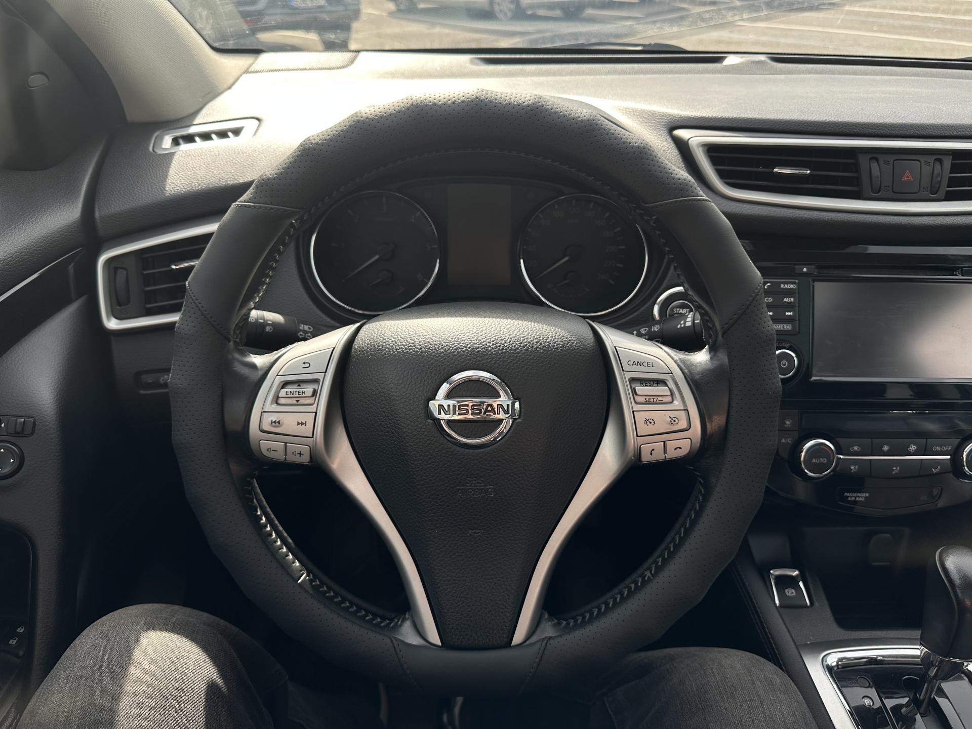 NISSAN Qashqai 2015