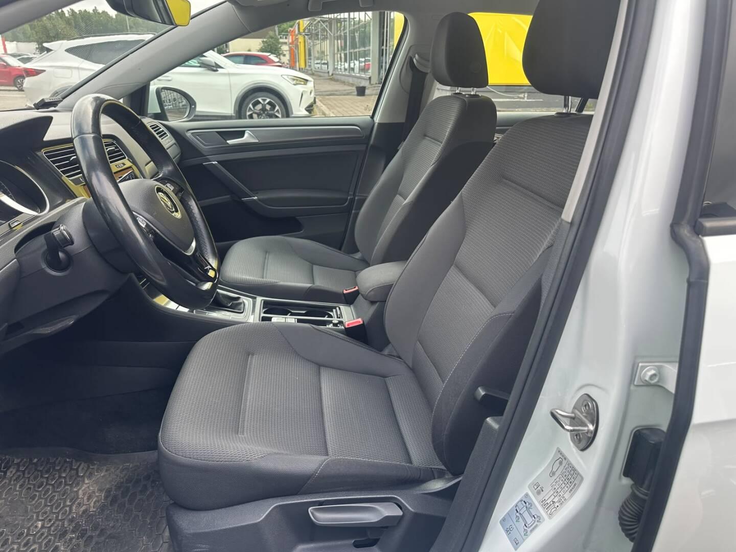 VOLKSWAGEN Golf 2017