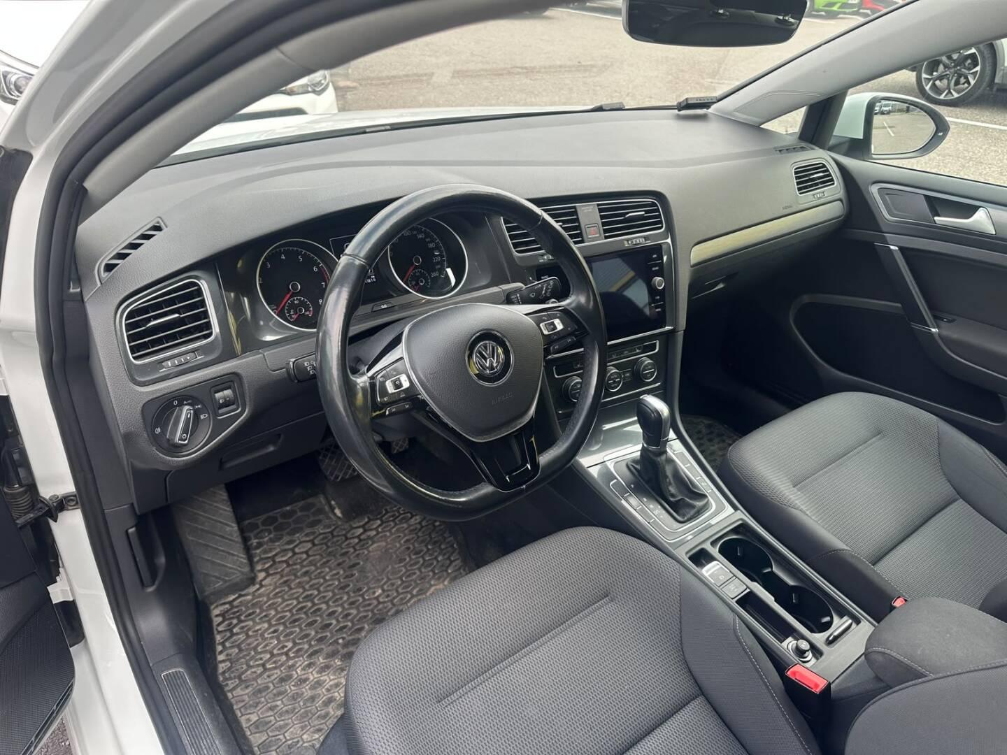 VOLKSWAGEN Golf 2017