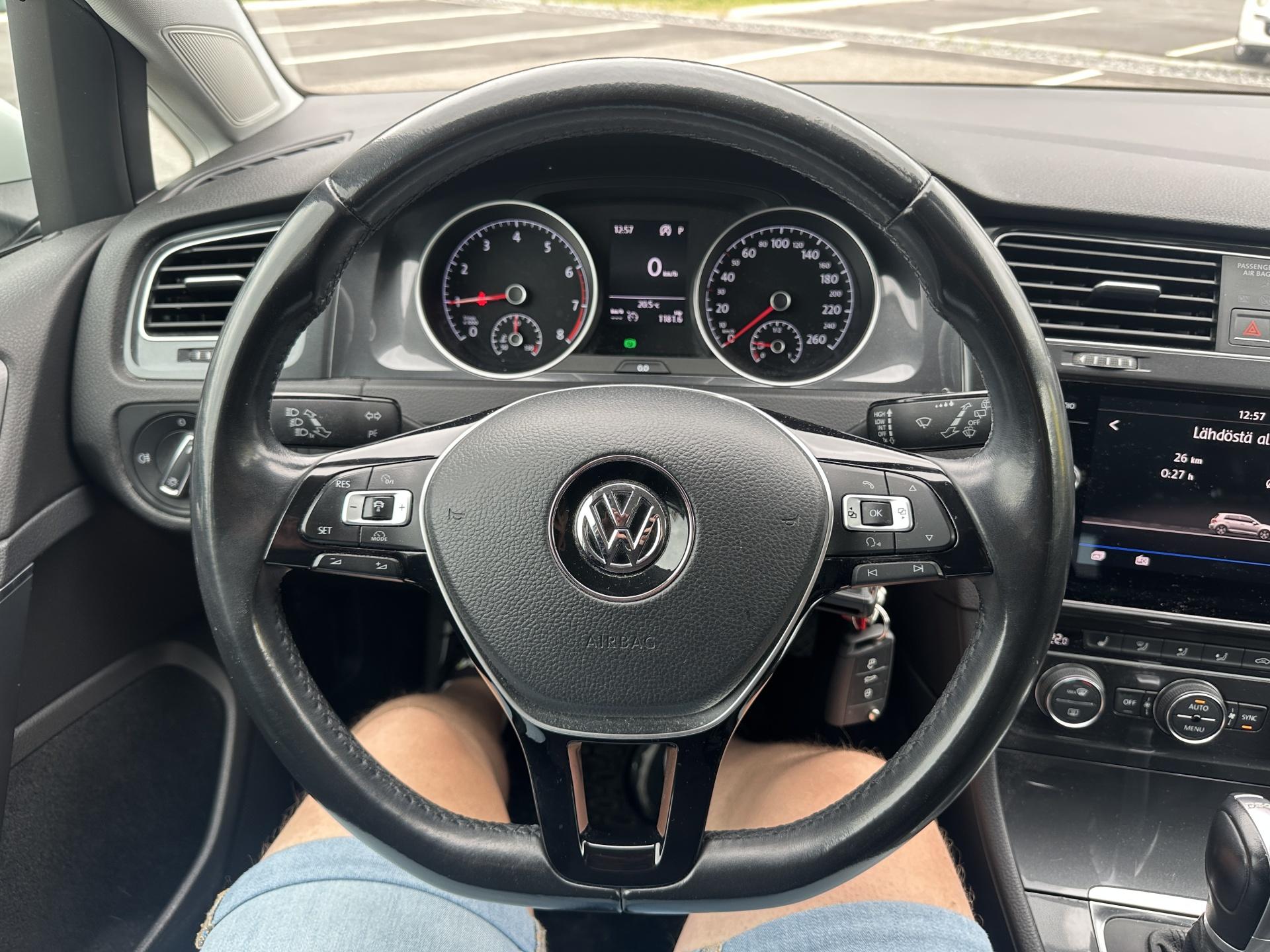 VOLKSWAGEN Golf 2017