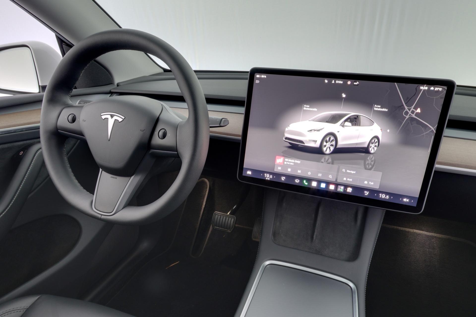 TESLA Model Y 2023