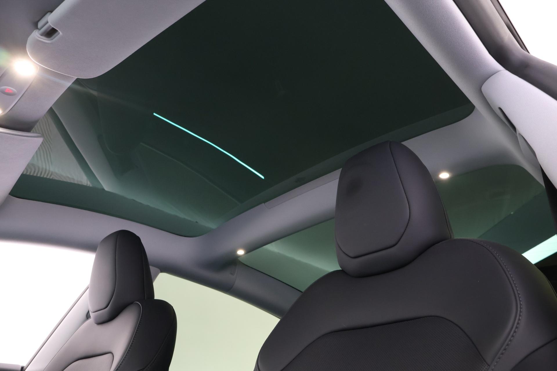 TESLA Model 3 2025