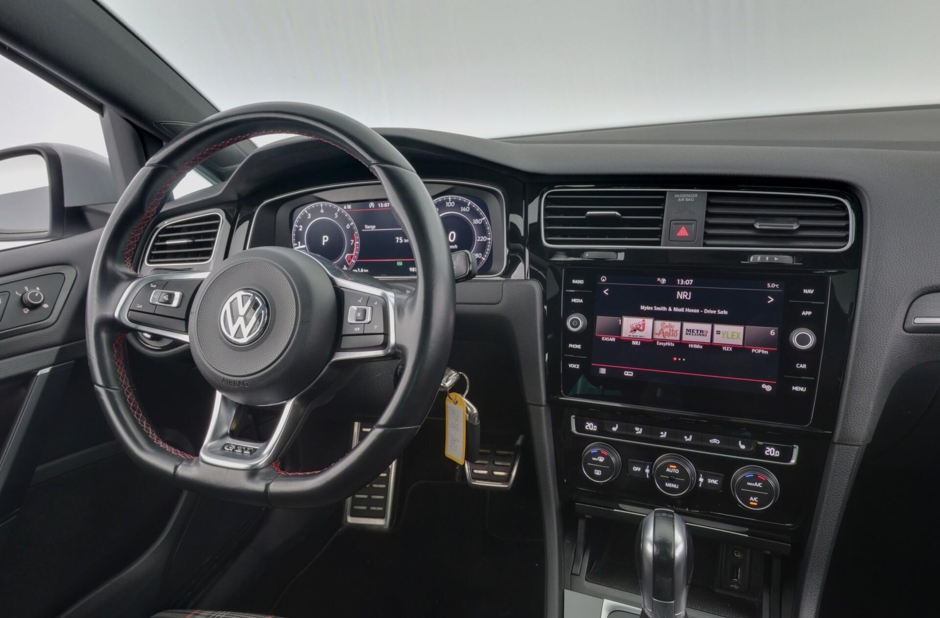 VOLKSWAGEN Golf 2019