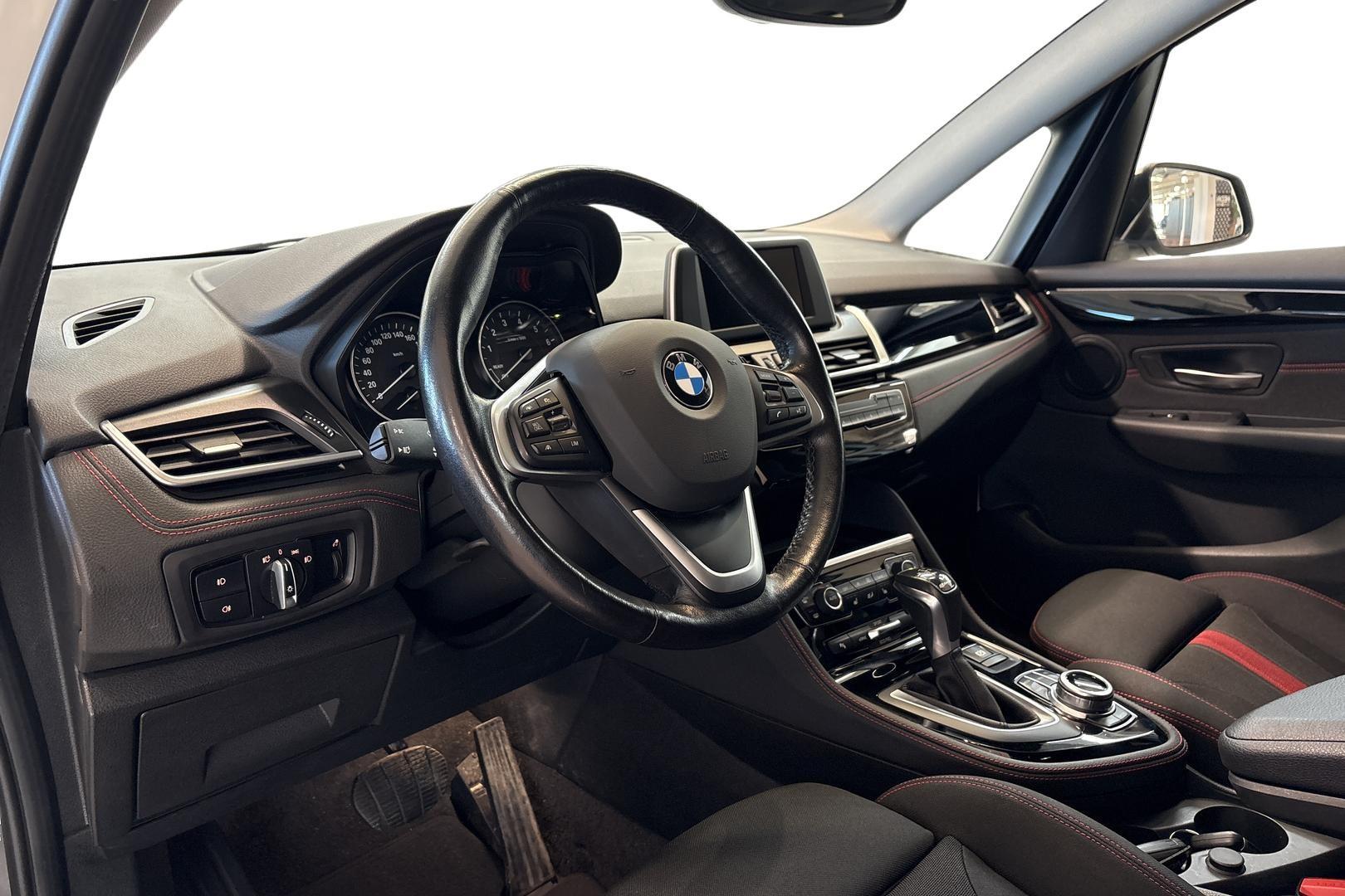 BMW 225 2017