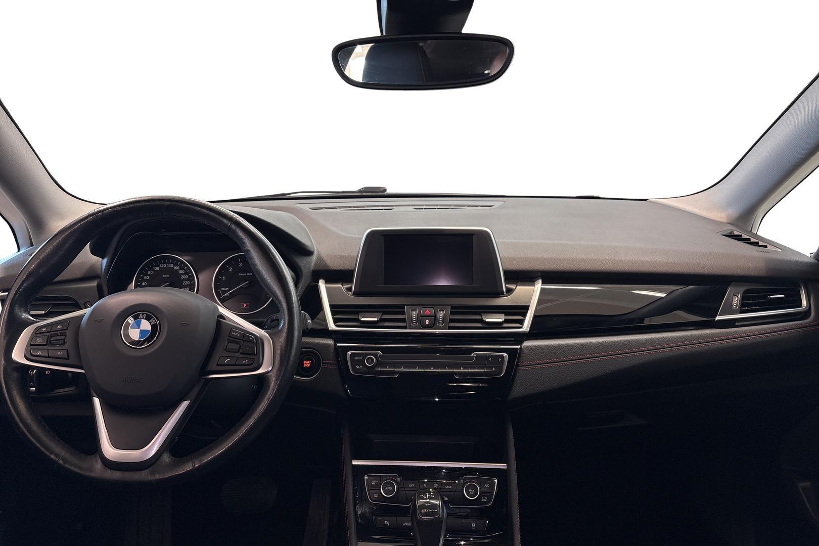 BMW 225 2017