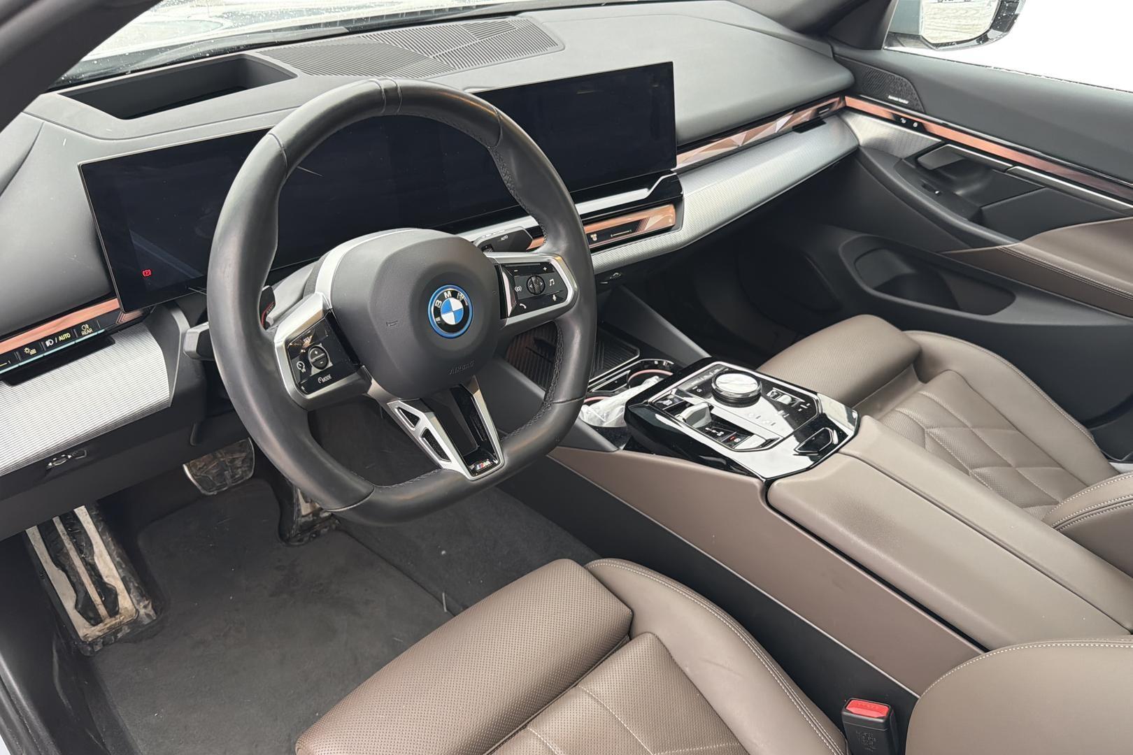 BMW i5 2024