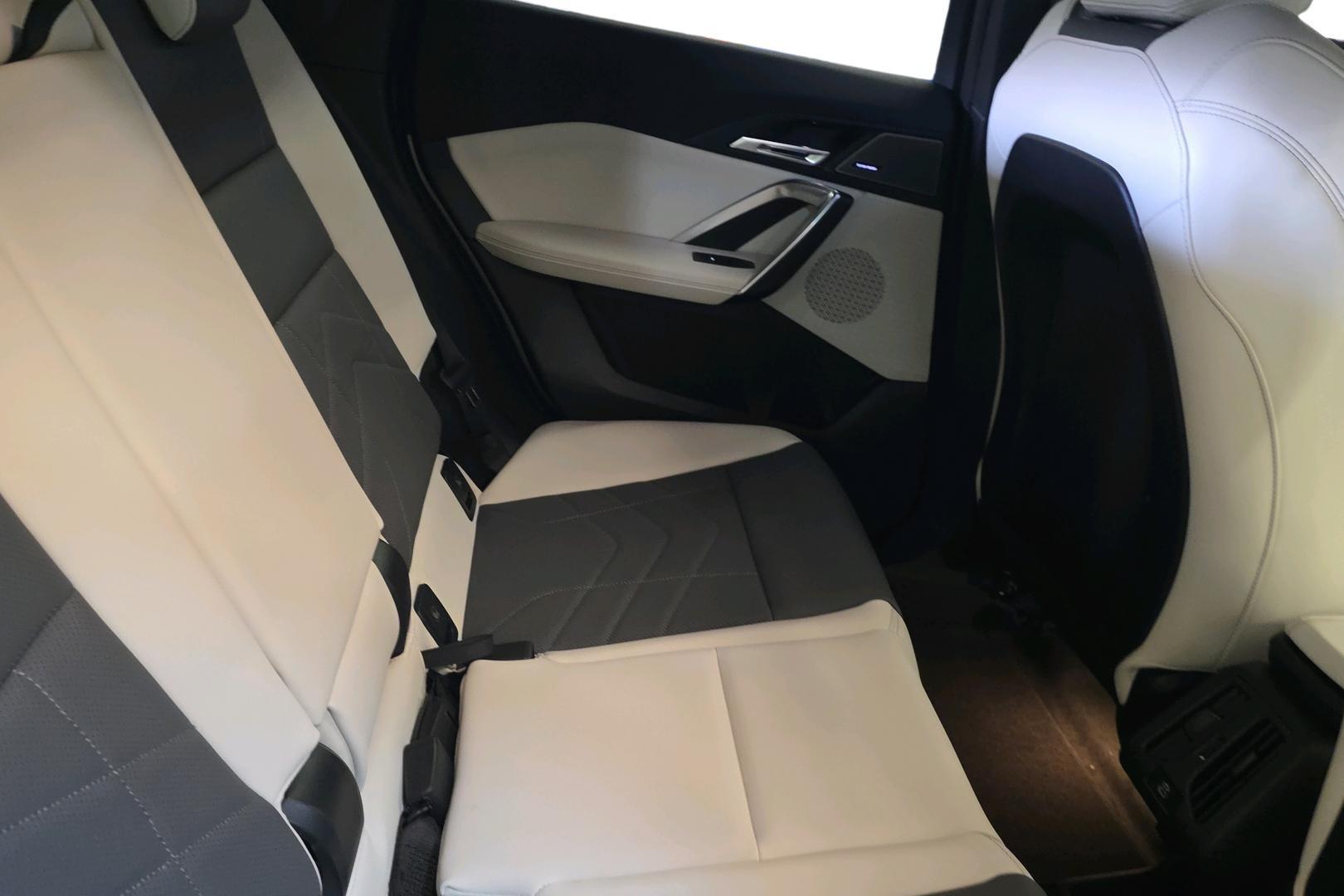 BMW iX1 2026