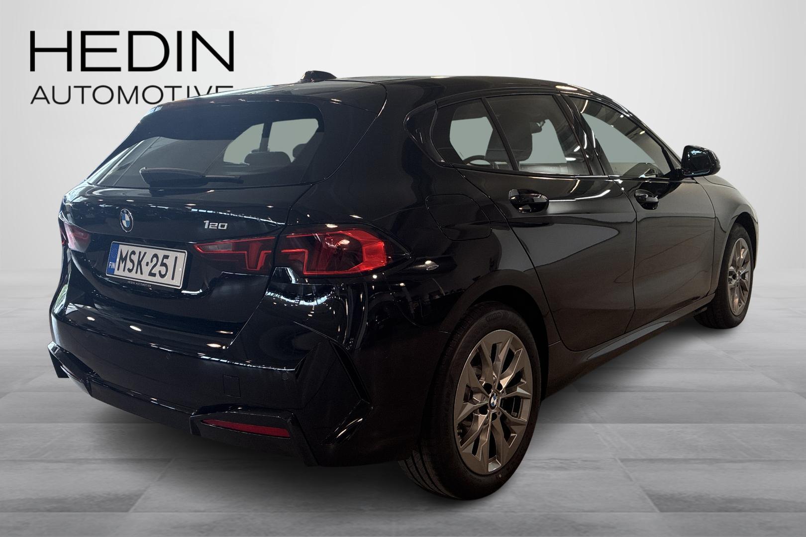 BMW 120 2026