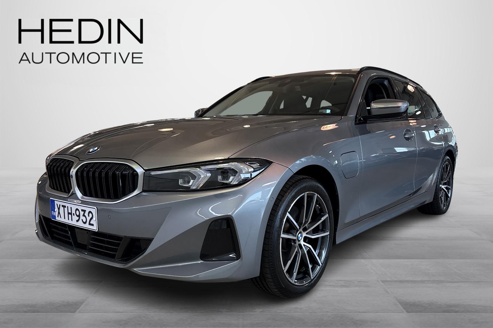 BMW 330 2025