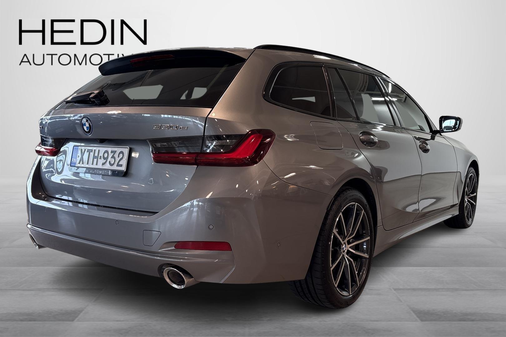 BMW 330 2025