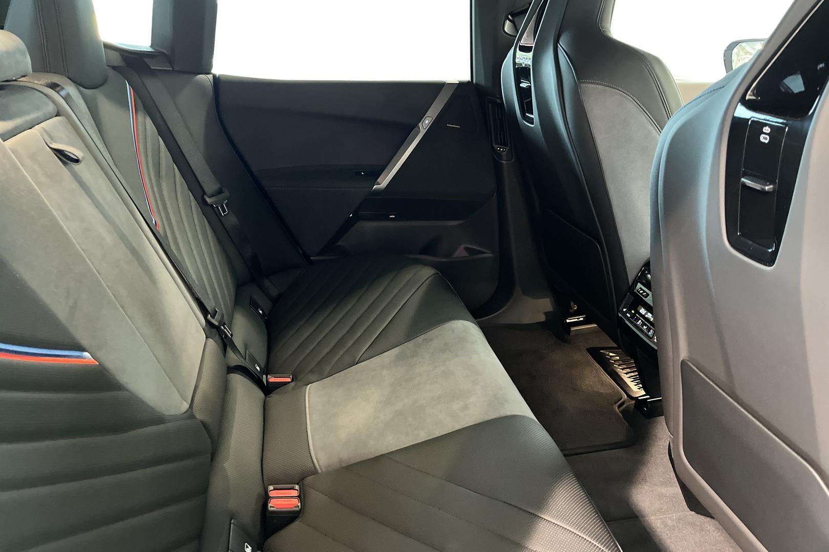 BMW iX 2025