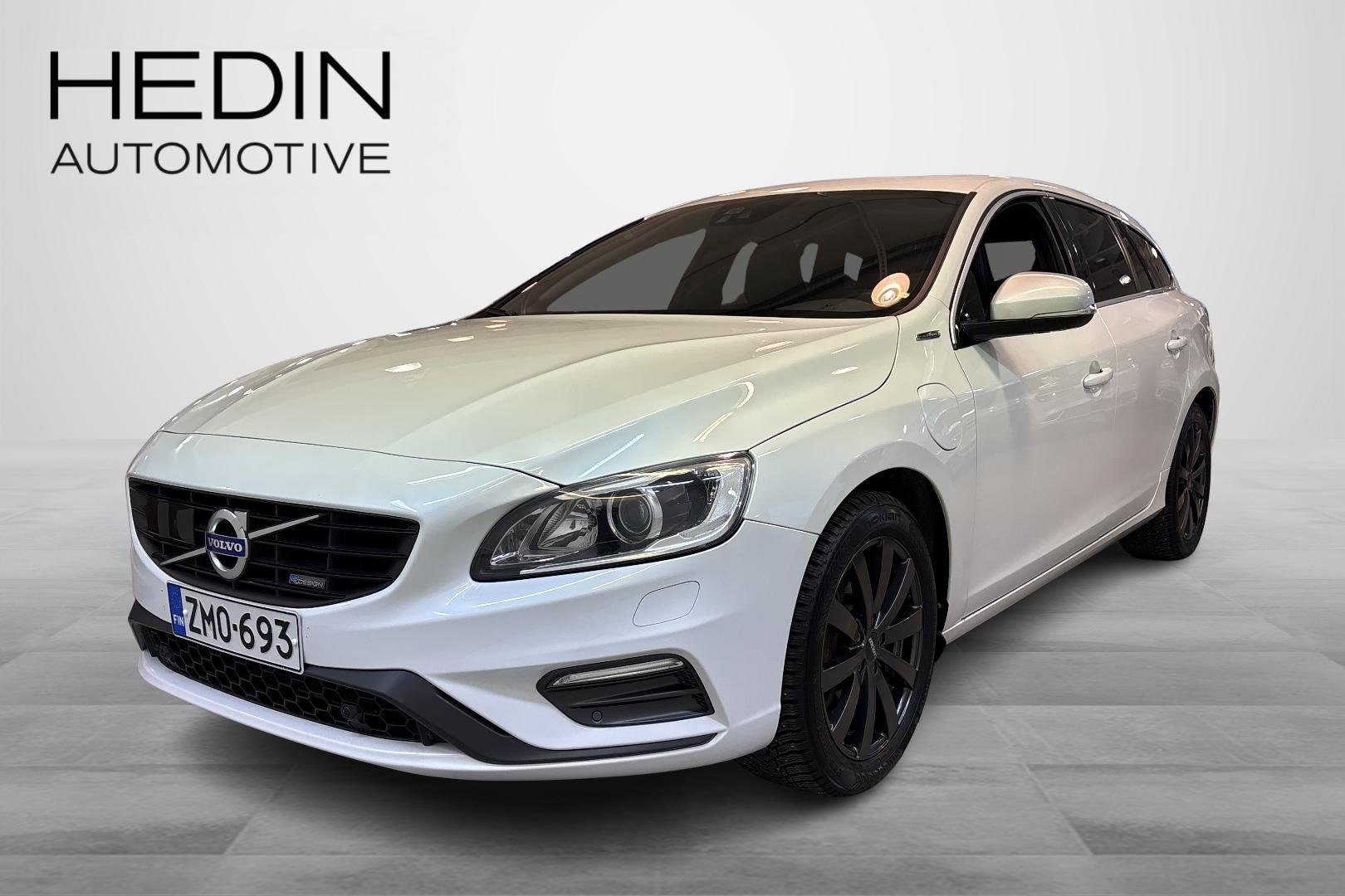 VOLVO V60 2015