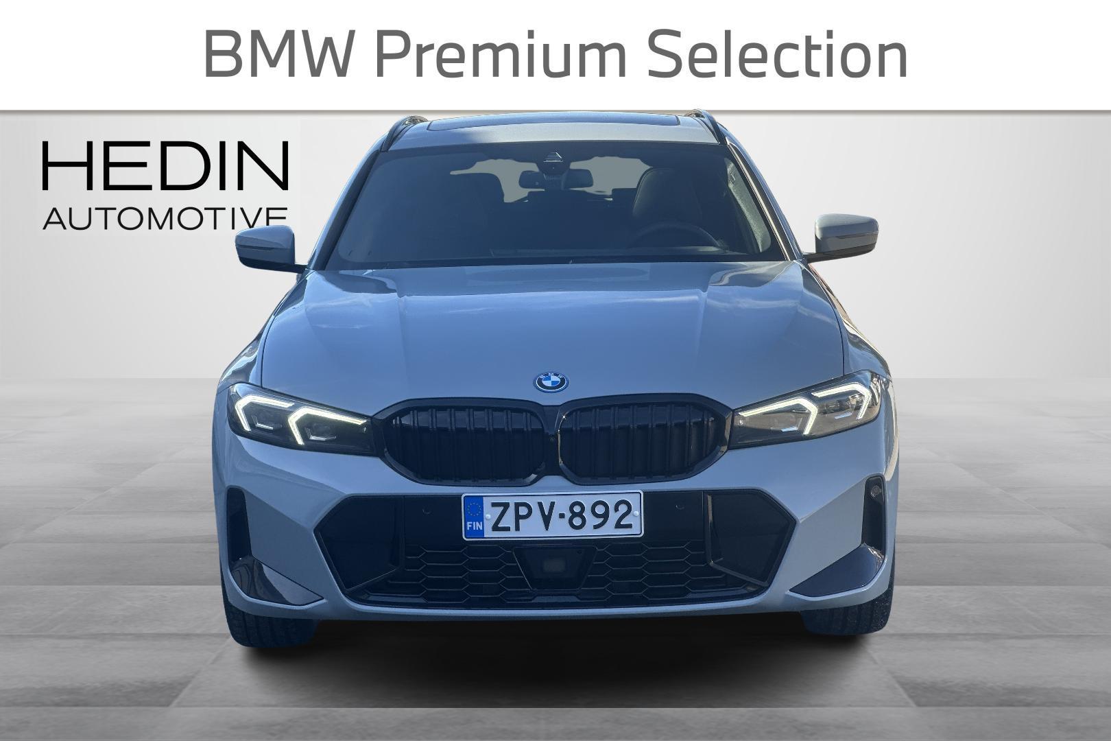 BMW 330 2025
