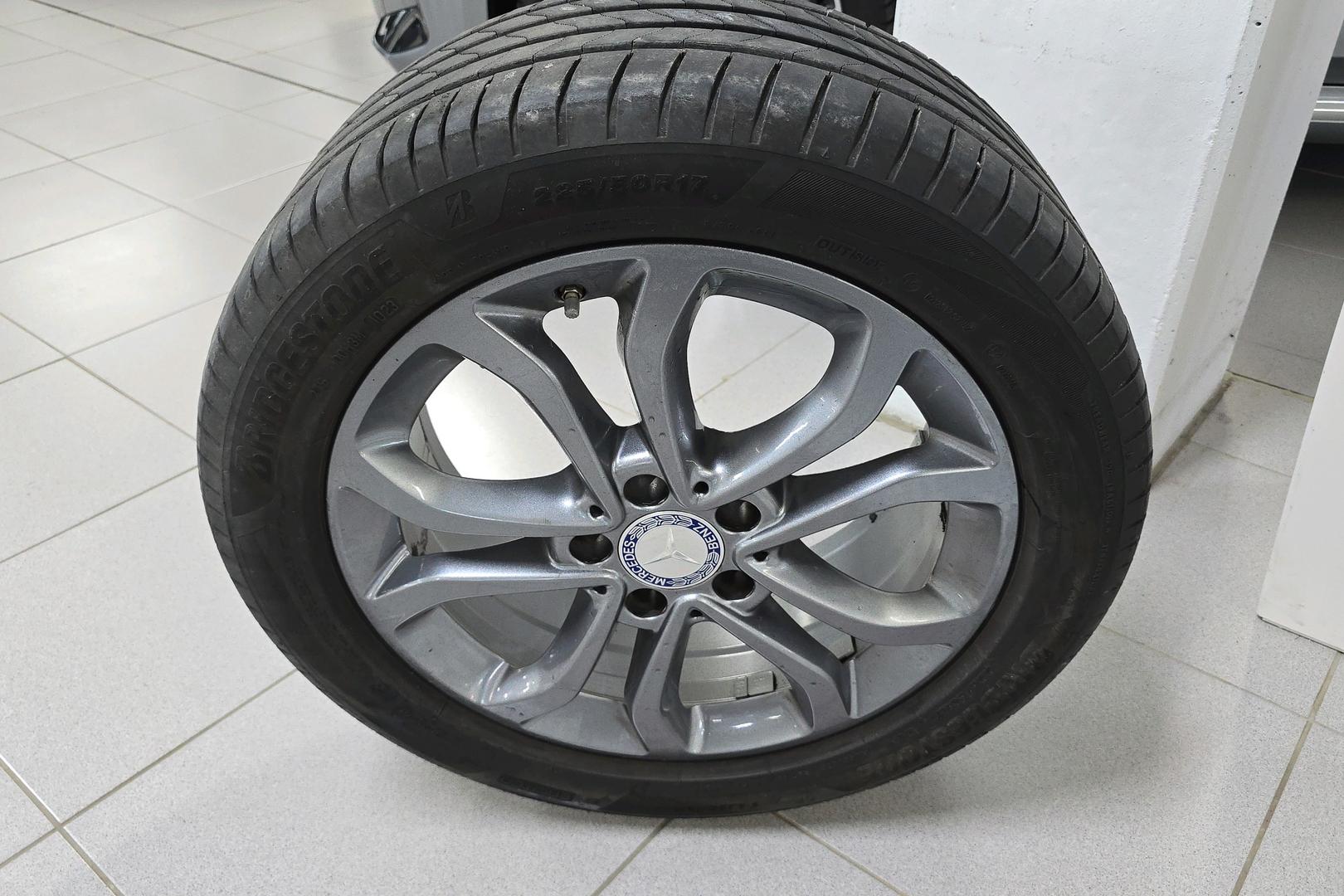 MERCEDES-BENZ C 2017