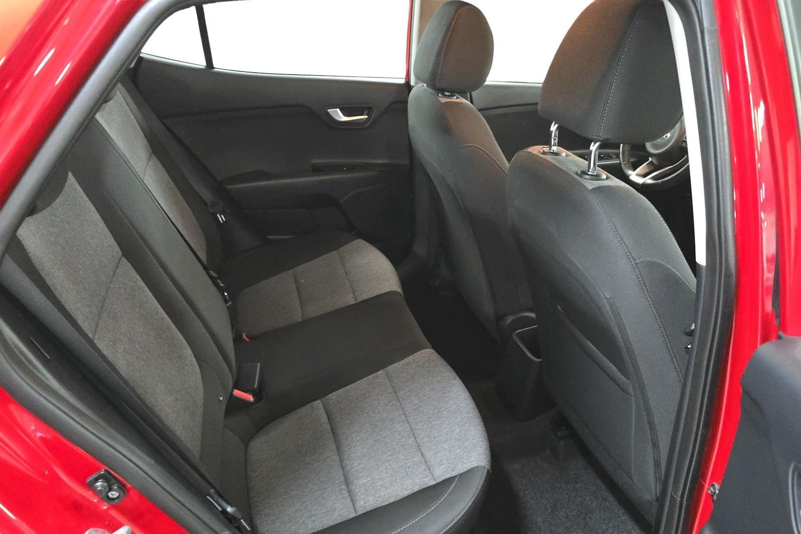 KIA STONIC 11