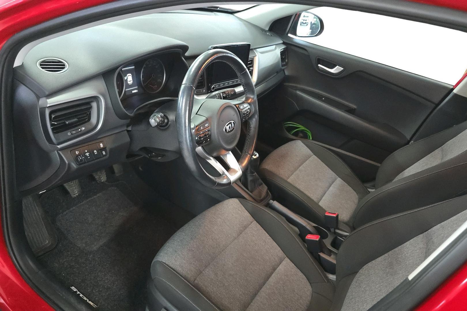 KIA STONIC 7
