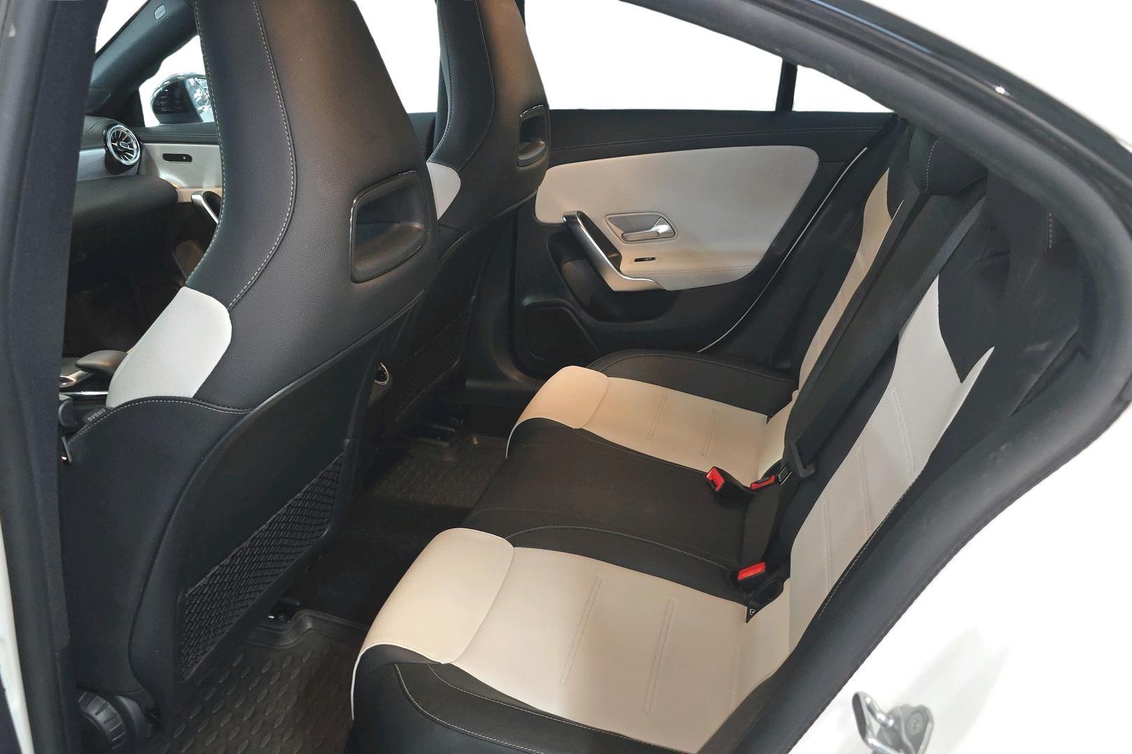 Mercedes-Benz CLA 9