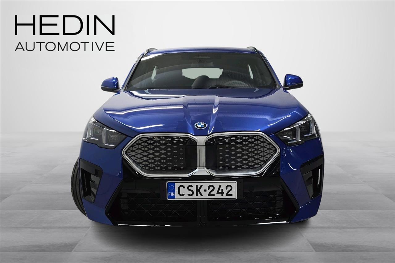 BMW iX2 2025