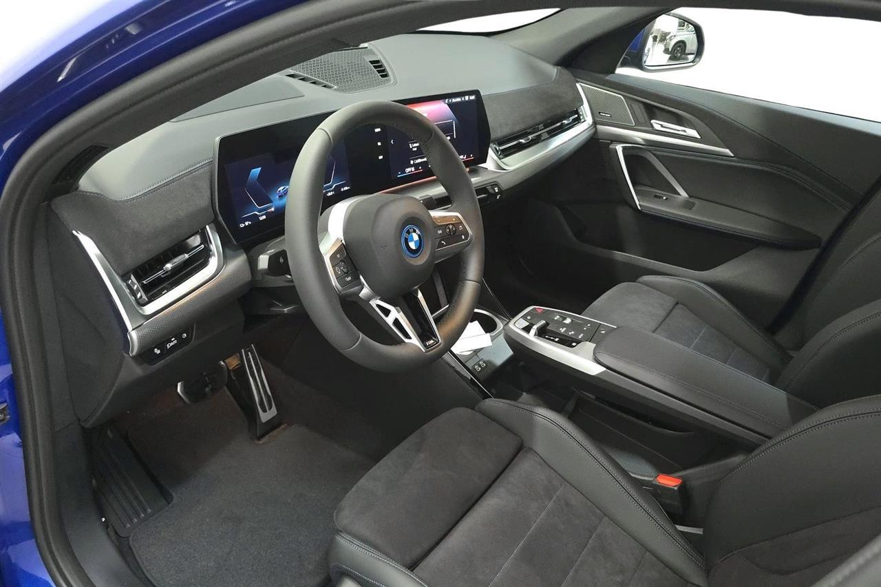 BMW iX2 2025