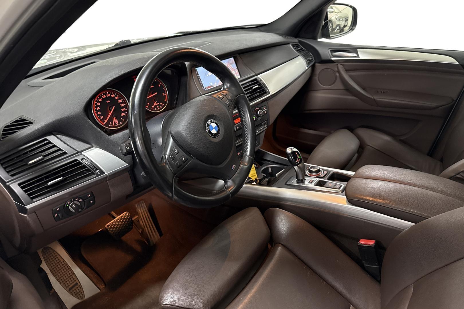 BMW X5 2011