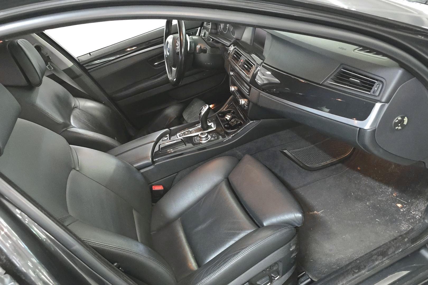 BMW 530 2011