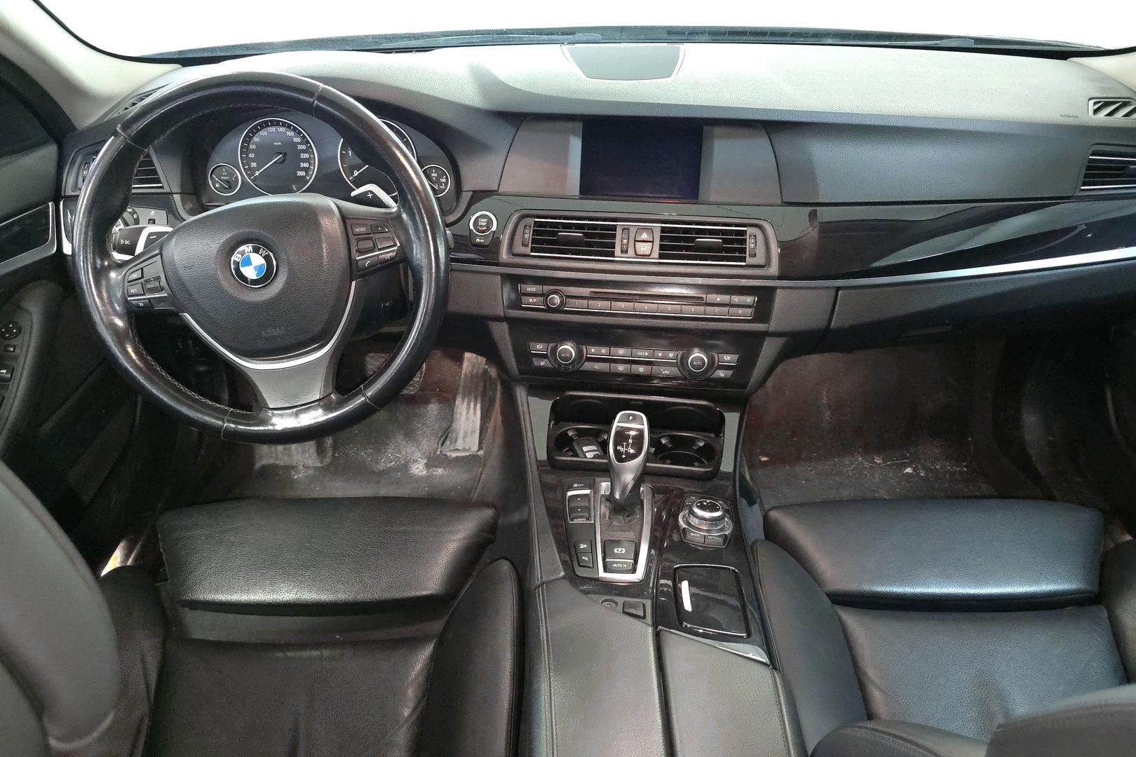 BMW 530 2011