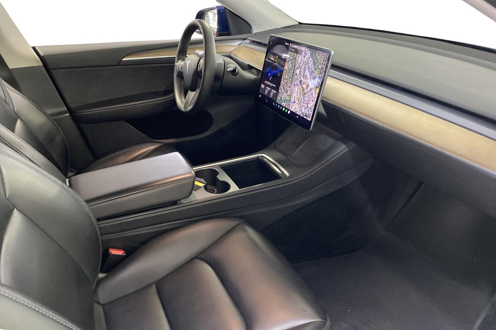 Tesla Model Y 2021