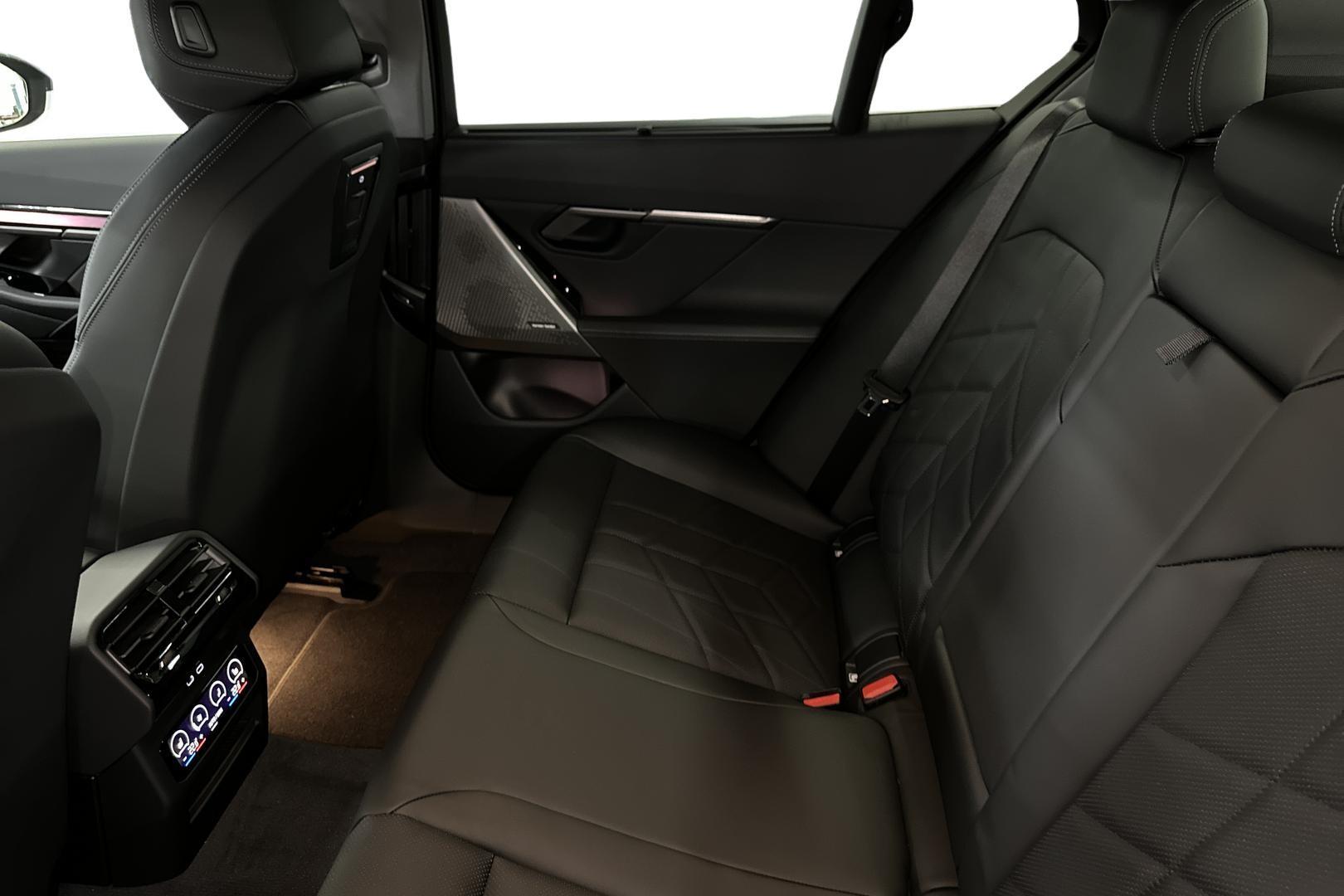 BMW i5 9