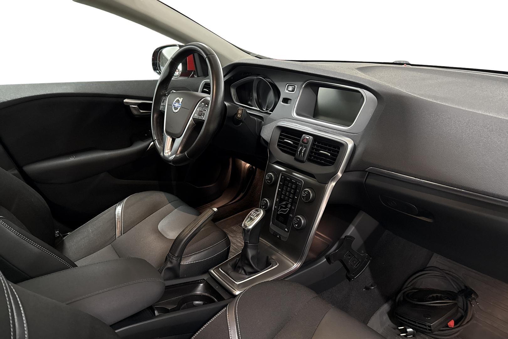 Volvo V40 2014