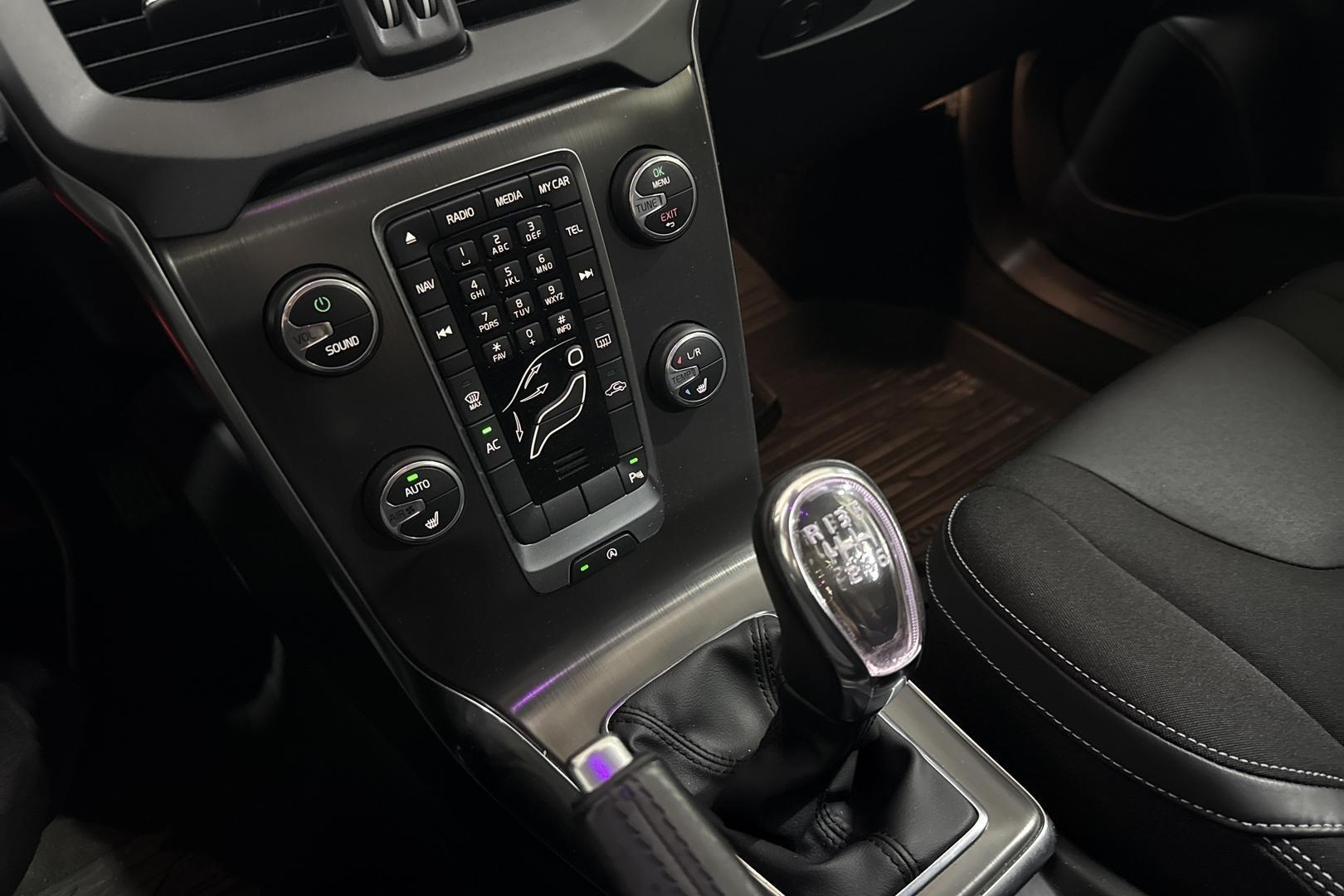 Volvo V40 2014