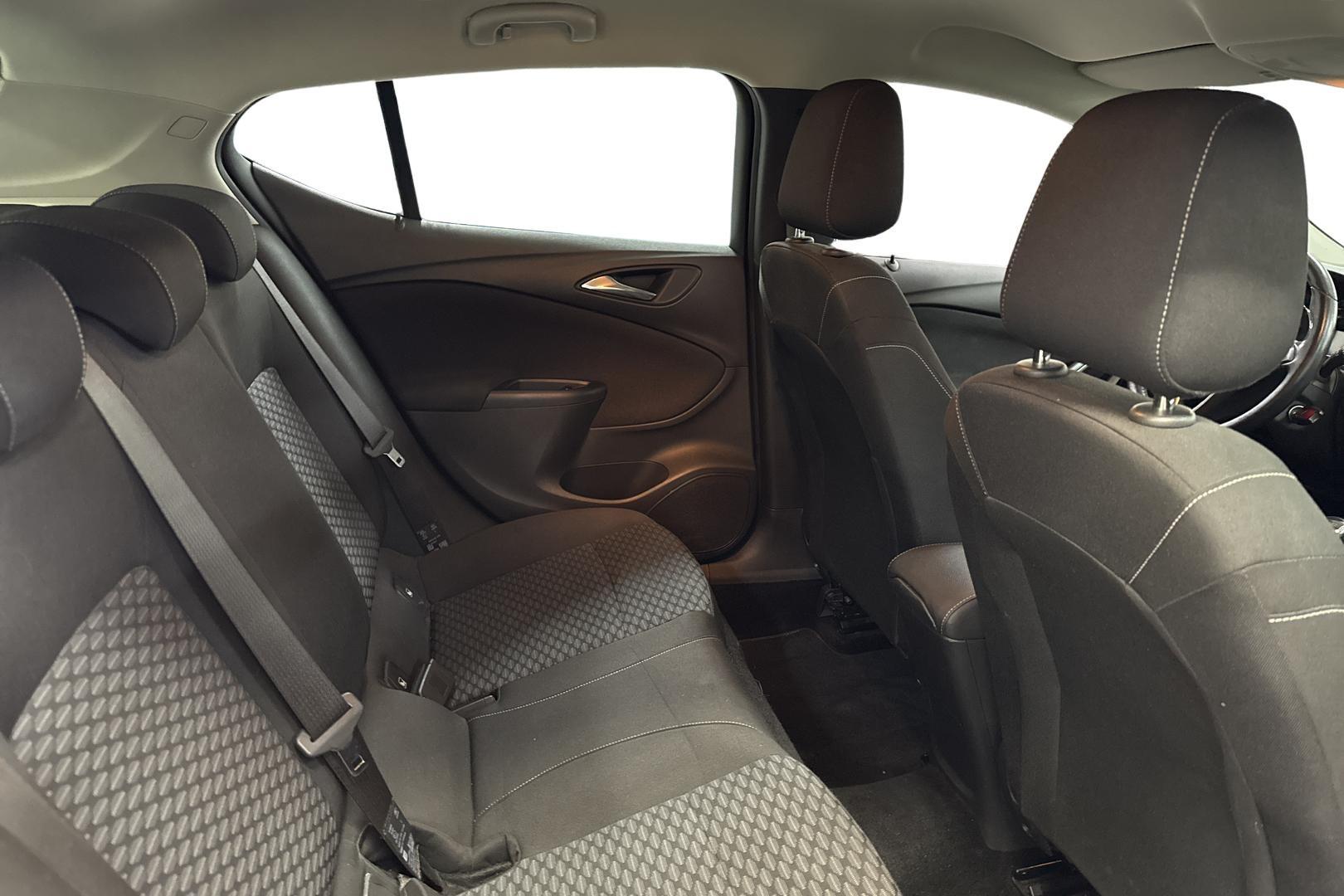 Opel Astra 2015