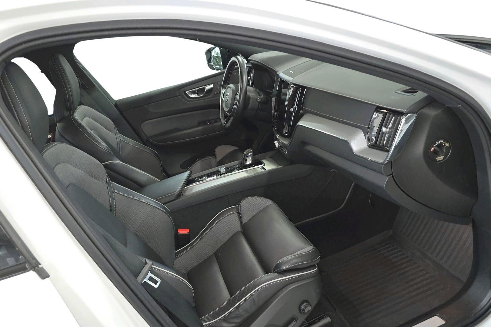 VOLVO XC60 2021