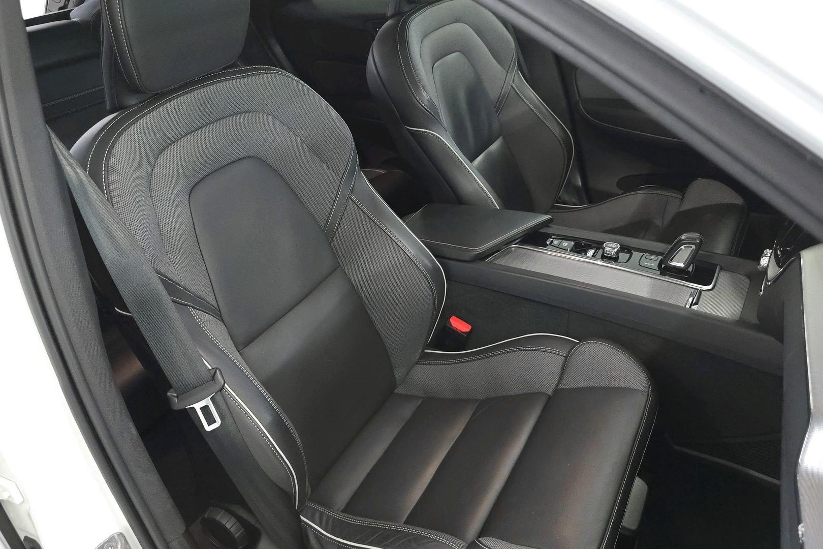 VOLVO XC60 2021