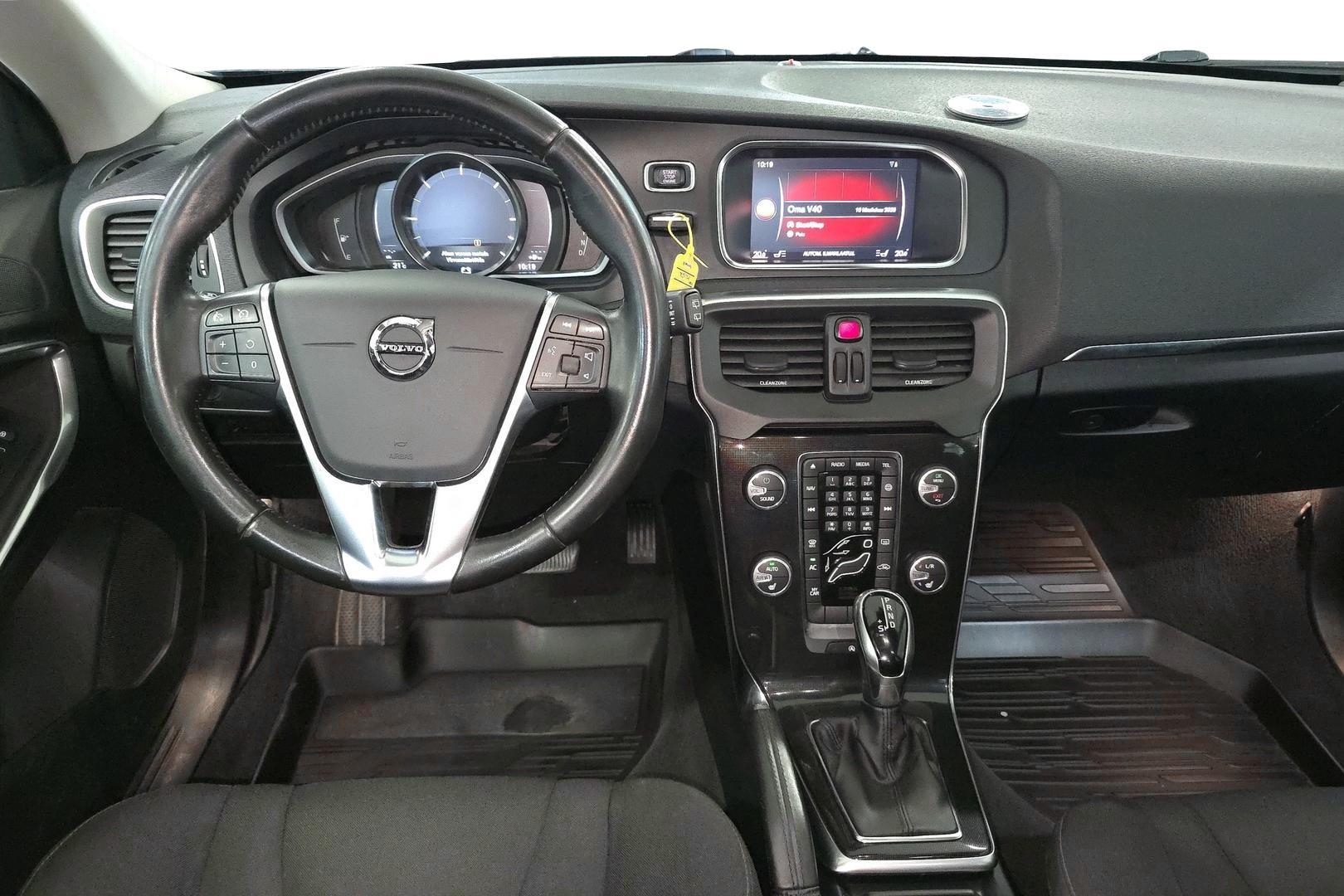 Volvo V40 2017