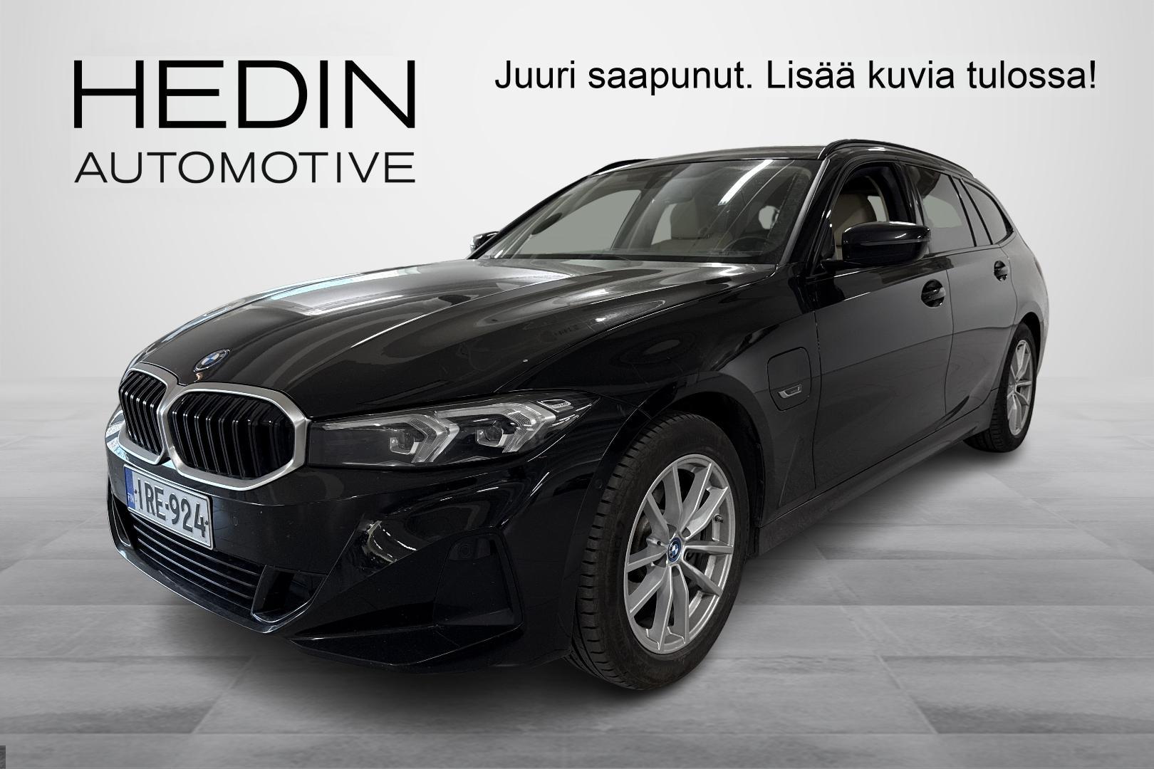 BMW 330 2023