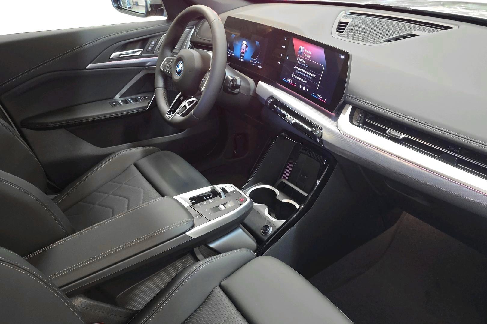 BMW iX1 16