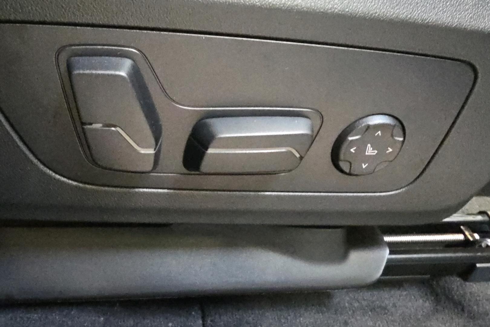 BMW iX1 17