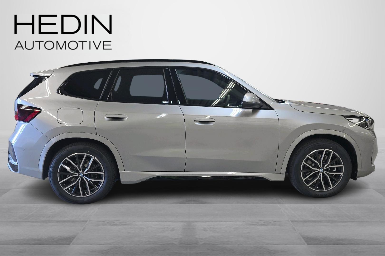 BMW iX1 10