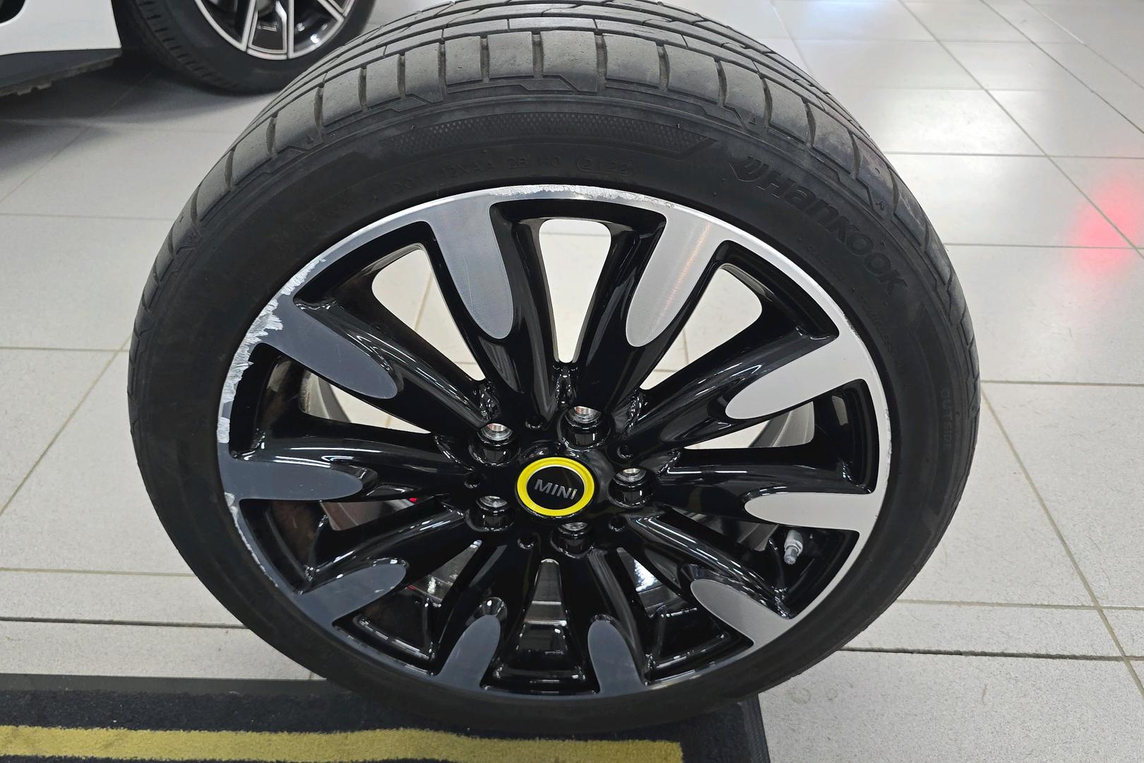 MINI Hatchback 2023