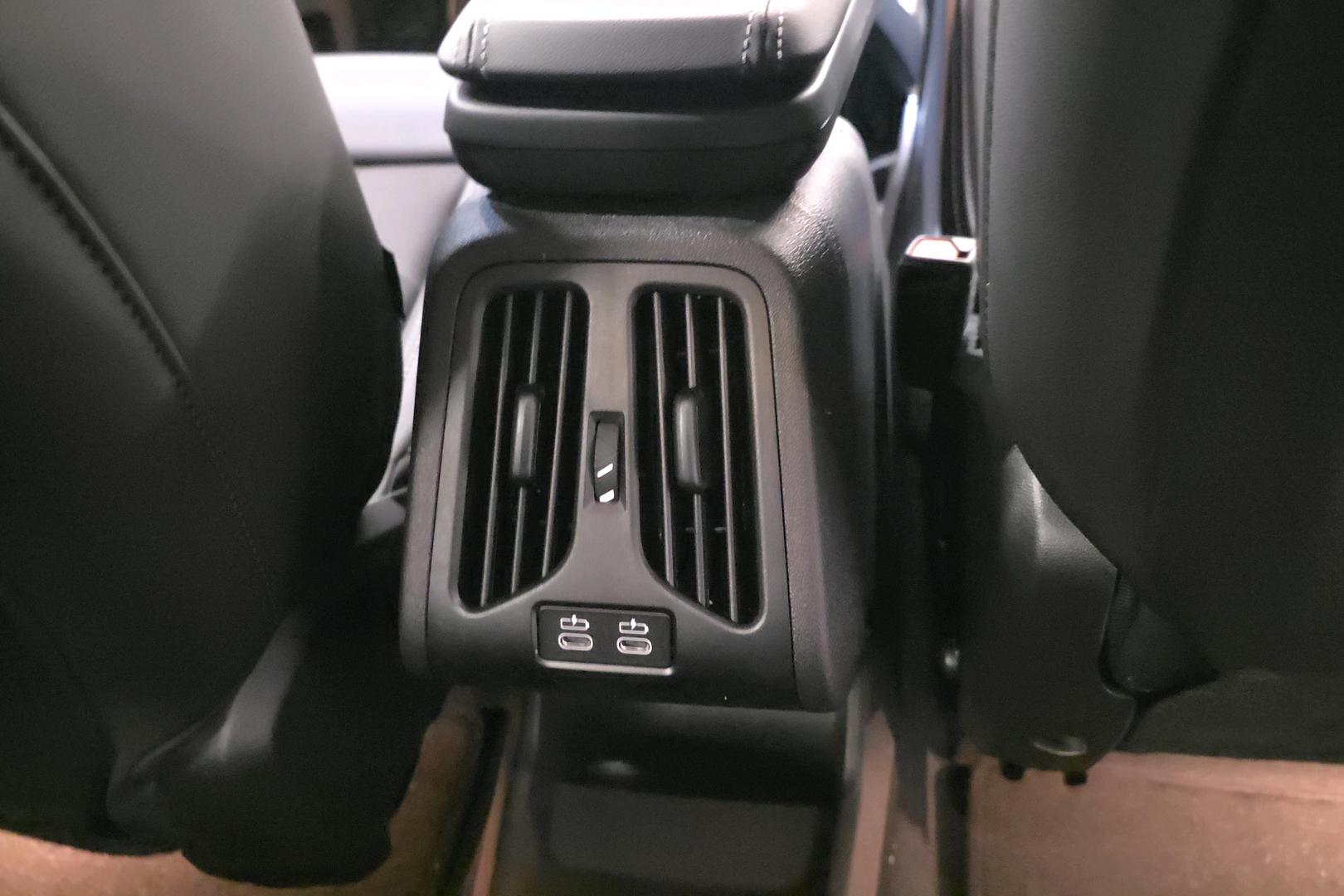 BMW iX1 15
