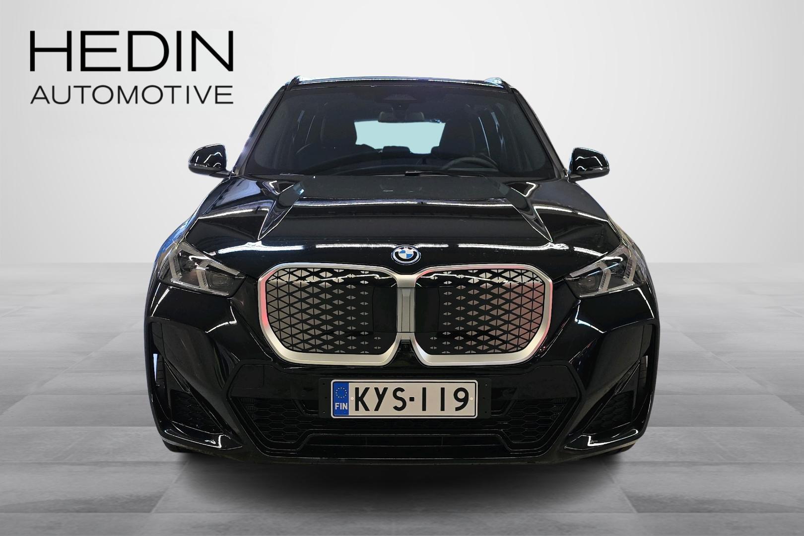 BMW iX1 4