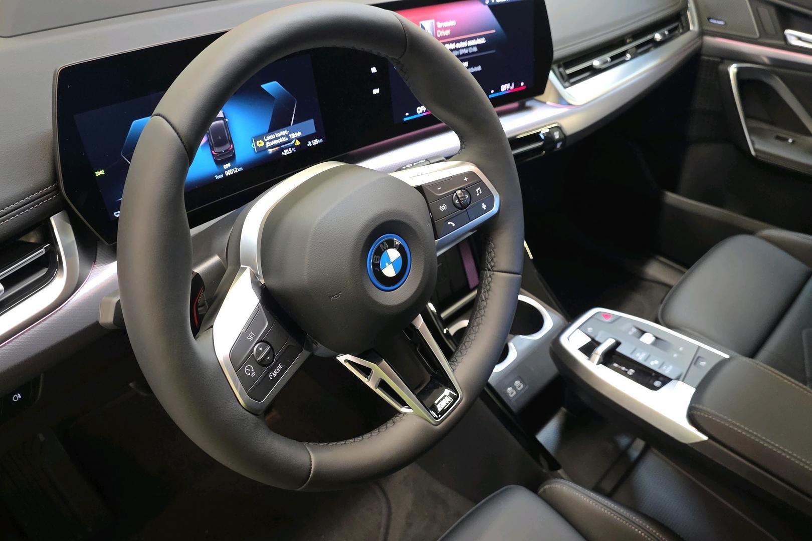 BMW iX1 7