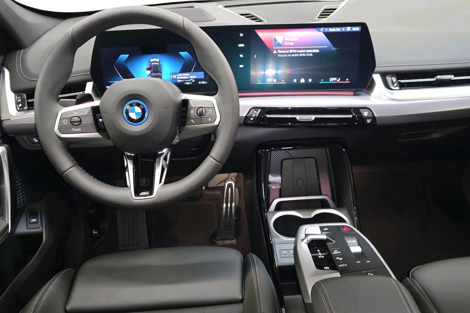 BMW iX1 8